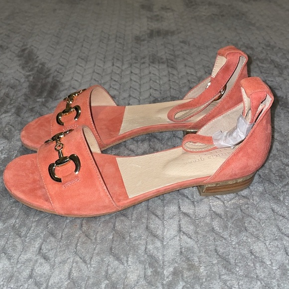 NWOT Patricia Green Horse Bit Sandals. Size 8. Pink/Coral Color.  Low Heel. - Picture 4 of 11